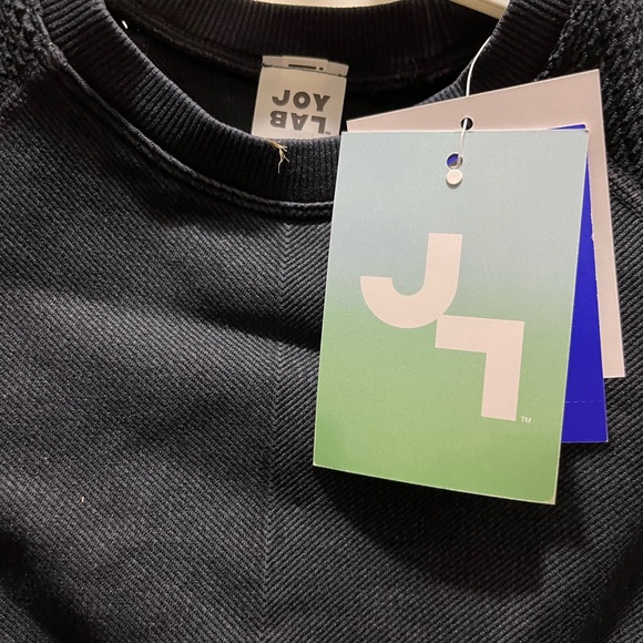 NWT JoyLab Women’s Seamless Crop Short Sleeve Shirt Size XS Flexible Knit Black - Picture 7 of 13